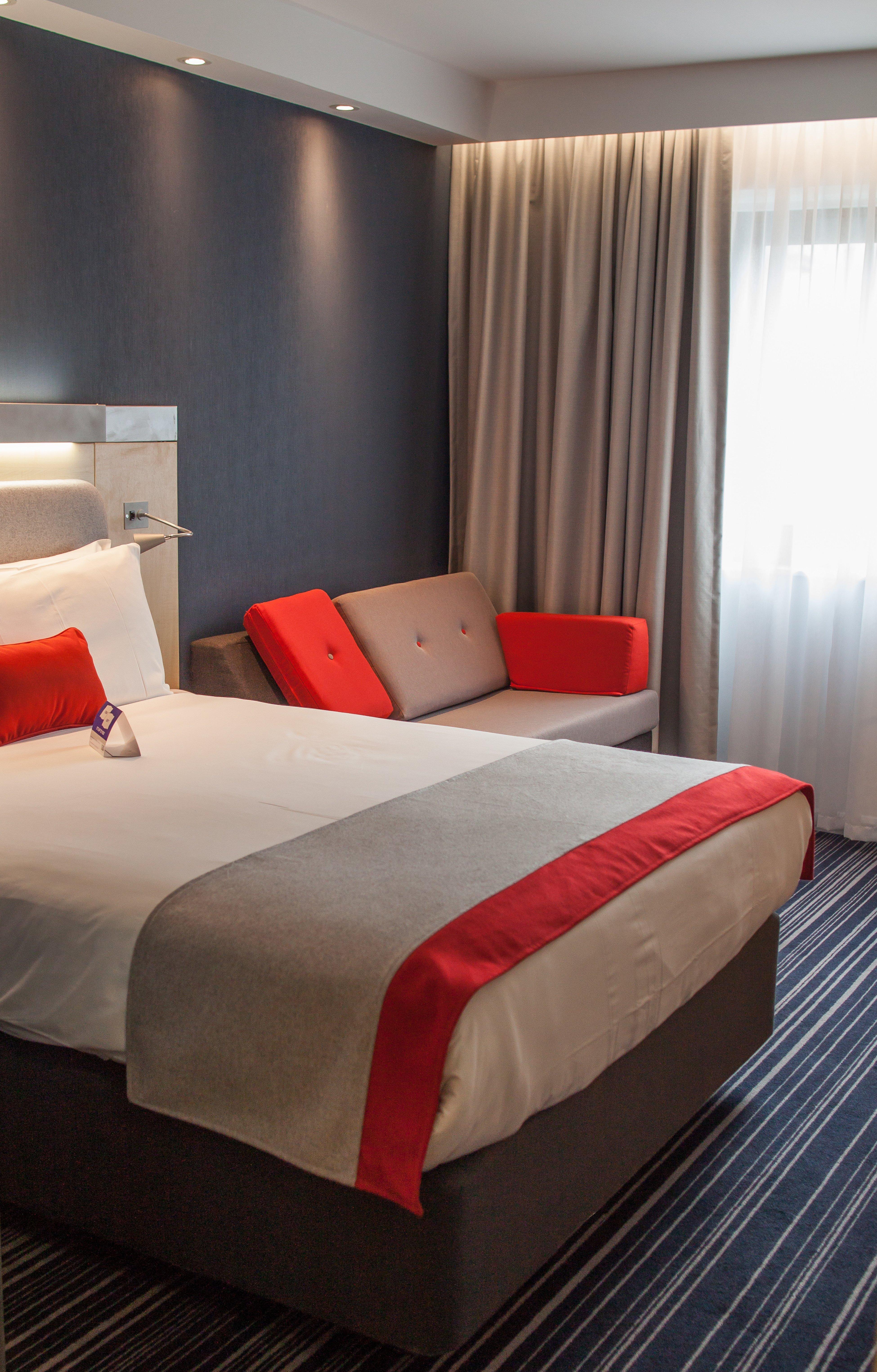 Holiday Inn Express Slough Exteriör bild