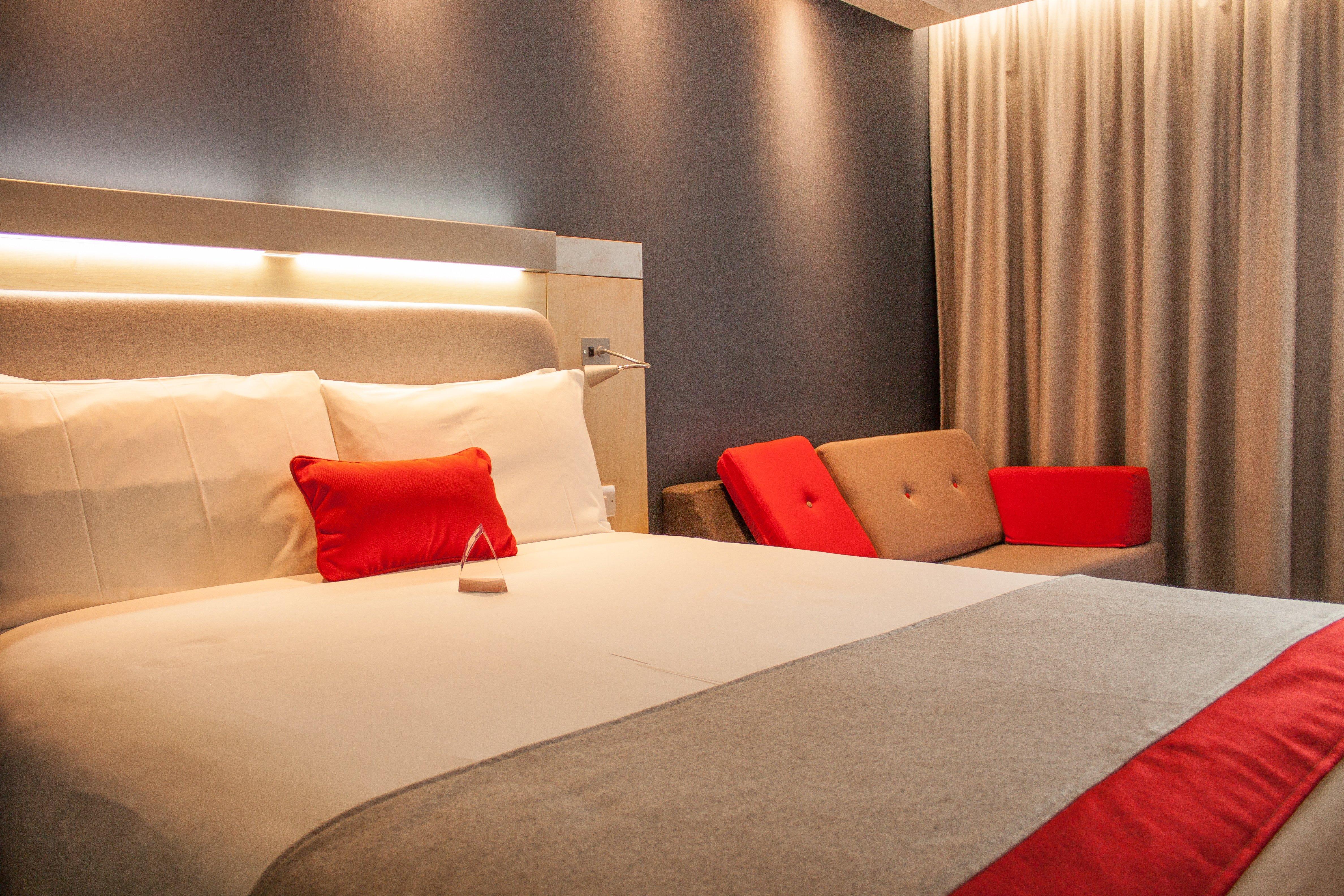 Holiday Inn Express Slough Exteriör bild